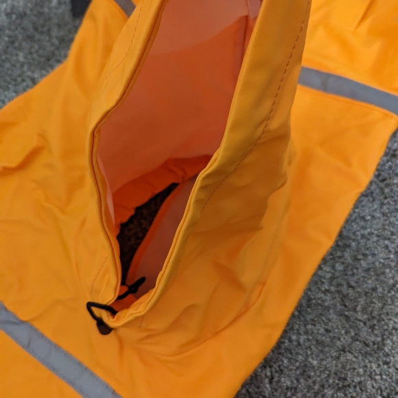 Dog raincoat - Picture 4 of 6